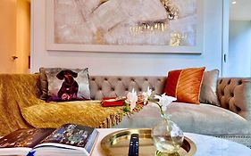 Sky High 2 Bedroom Apt Melbourne Cbd Stay